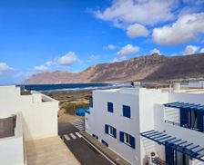 Spain Lanzarote Famara vacation rental compare prices direct by owner 32591043