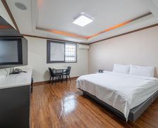 South Korea Gangwon-Do Donghae vacation rental compare prices direct by owner 28314712