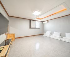 South Korea Gangwon-Do Donghae vacation rental compare prices direct by owner 29483185