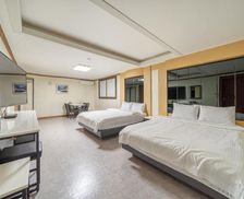 South Korea Gangwon-Do Donghae vacation rental compare prices direct by owner 28063559