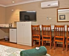 Australia Queensland Barcaldine vacation rental compare prices direct by owner 18339380