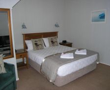 New Zealand Wellington Tawa vacation rental compare prices direct by owner 14332907