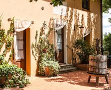 Italy Tuscany Capannoli vacation rental compare prices direct by owner 24845667