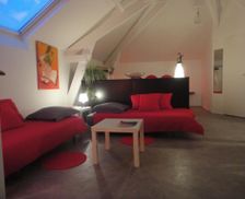 France Nord-Pas-de-Calais Masnières vacation rental compare prices direct by owner 13667872