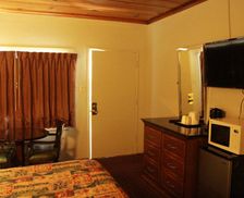 United States California Yreka vacation rental compare prices direct by owner 18168538