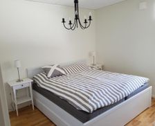 Sweden Västra Götaland Fjällbacka vacation rental compare prices direct by owner 14309042