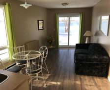 Canada Quebec Saint-Jean-sur-Richelieu vacation rental compare prices direct by owner 12720364