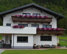 Austria Tyrol Niederthai vacation rental compare prices direct by owner 14433700