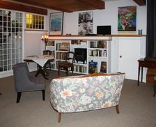 Canada Ontario Niagara-on-the-Lake vacation rental compare prices direct by owner 13476113