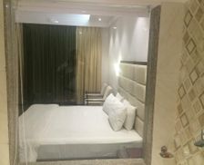 India Rajasthan Neemrana vacation rental compare prices direct by owner 14299061