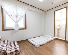South Korea Masovian Voivodeship Seoul vacation rental compare prices direct by owner 28914962