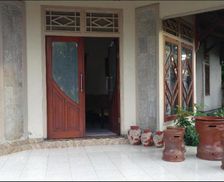 Indonesia Lombok Mataram vacation rental compare prices direct by owner 14719590