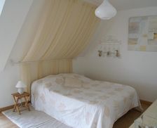 France Brittany Baguer-Pican vacation rental compare prices direct by owner 12078166