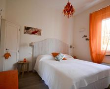 Italy Liguria Ameglia vacation rental compare prices direct by owner 27089608