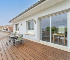 France Nouvelle-Aquitaine Le Bouscat vacation rental compare prices direct by owner 33451191