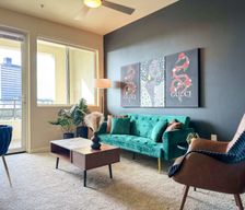 United States California LA vacation rental compare prices direct by owner 32555592