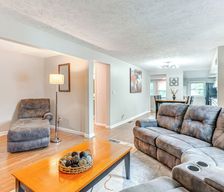 United States Michigan Lansing vacation rental compare prices direct by owner 36063005