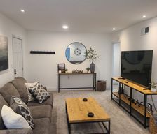 United States Kansas Lawrence vacation rental compare prices direct by owner 37592713