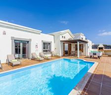 Spain  Montaña Roja vacation rental compare prices direct by owner 34954921