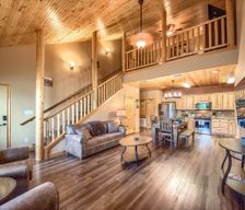 United States Texas New Braunfels vacation rental compare prices direct by owner 32561668