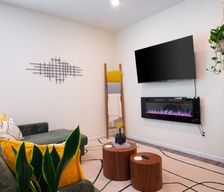 United States Kansas Lawrence vacation rental compare prices direct by owner 36784802