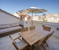 France Provence-Alpes-Côte-DAzur Saint-Rémy-De-Provence vacation rental compare prices direct by owner 6423589