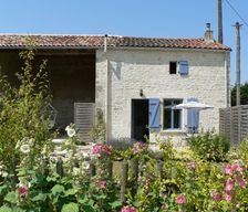 France Nouvelle-Aquitaine Crézières vacation rental compare prices direct by owner 4582321