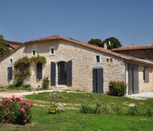 France Nouvelle-Aquitaine Saint-Martin-De-Fressengeas vacation rental compare prices direct by owner 3990534