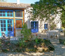 France Nouvelle-Aquitaine Balanzac vacation rental compare prices direct by owner 4715147