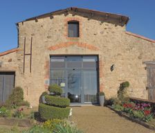 France Pays De La Loire Saint-Fulgent vacation rental compare prices direct by owner 6729148