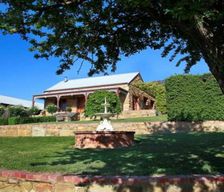 Australia VIC Guildford vacation rental compare prices direct by owner 5741988