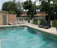 France Provence-Alpes-Côte d'Azur Saint-Martin-de-Crau vacation rental compare prices direct by owner 11617353