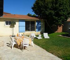 France Provence-Alpes-Côte-D’Azur Salon-De-Provence vacation rental compare prices direct by owner 4431741