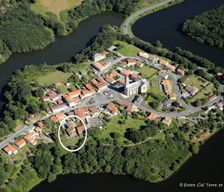 France Pays De La Loire Château-Guibert vacation rental compare prices direct by owner 4035906