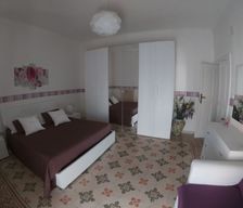 Italy Apulia Monte Sant'Angelo vacation rental compare prices direct by owner 4502448