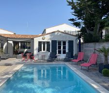 France Nouvelle-Aquitaine Rivedoux-Plage vacation rental compare prices direct by owner 4835816
