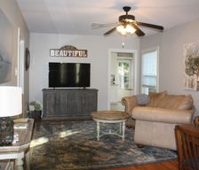 United States Texas Kerrville vacation rental compare prices direct by owner 597804