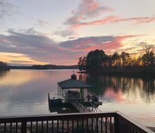 United States South Carolina Seneca vacation rental compare prices direct by owner 362534