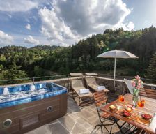 Italy Arezzo Pratovecchio vacation rental compare prices direct by owner 4889251