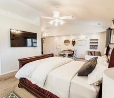 United States California Fresno vacation rental compare prices direct by owner 2556218