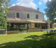 France Vendée Mareuil-sur-Lay-Dissais vacation rental compare prices direct by owner 9331004