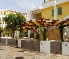Italy Provincia di Lecce Baia Verde vacation rental compare prices direct by owner 6584375