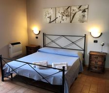 Italy Pesaro und Urbino Binnenland Apecchio vacation rental compare prices direct by owner 4248291