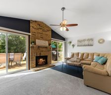 United States Illinois Naperville vacation rental compare prices direct by owner 13073920