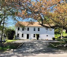 United States Rhode Island Johnston vacation rental compare prices direct by owner 9361179