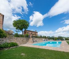 Italy Marche Sant'Angelo in Pontano vacation rental compare prices direct by owner 10375458