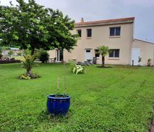 France Vendée Les Sables-d'Olonne vacation rental compare prices direct by owner 11712336