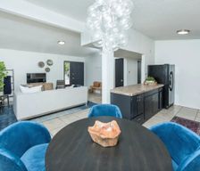 United States California Fresno vacation rental compare prices direct by owner 32254749