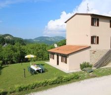 Italy Pesaro und Urbino Binnenland Sant'Angelo in Vado vacation rental compare prices direct by owner 25230246
