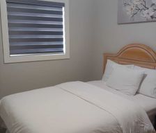 Canada Alberta Calgary vacation rental compare prices direct by owner 23878971